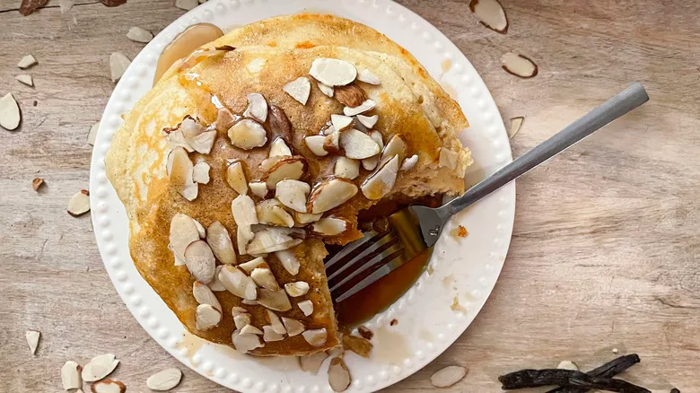 Almond Vanilla Pancakes