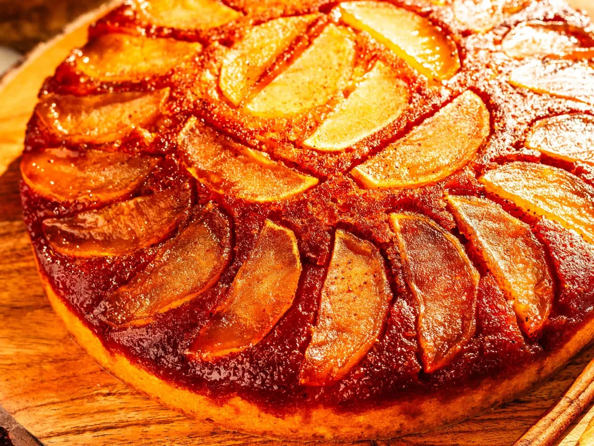 Apples Down Cake