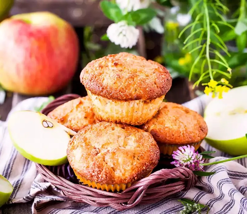Quick Applesauce Muffins
