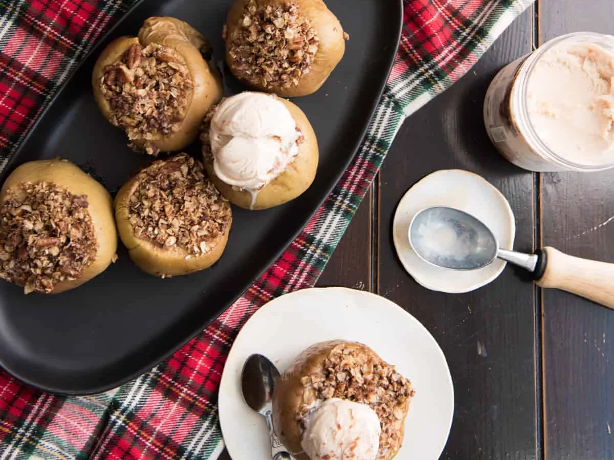 BAKED APPLES (CROCKPOT)