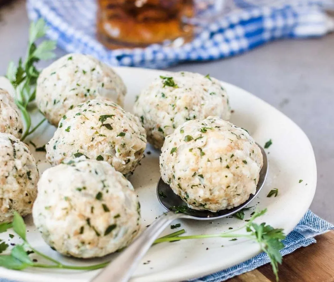 Bayerische Semmelklösse (Bread Dumplings)
