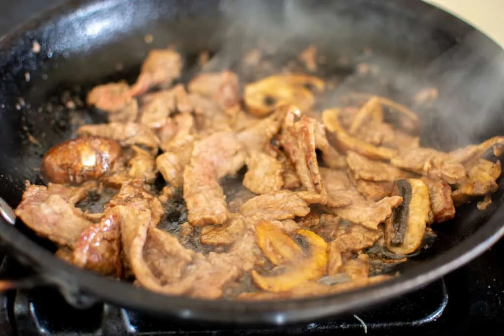 Beef with Black Mushrooms
