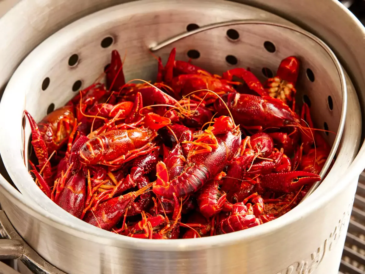 Boiled Crawfish with Vegetables