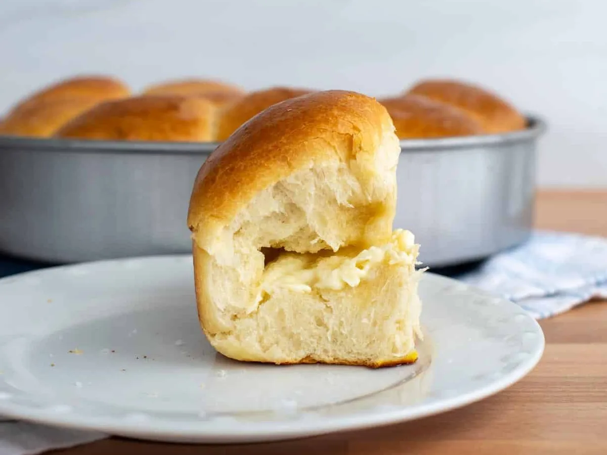 Butter−Rich Roll and Bread Dough