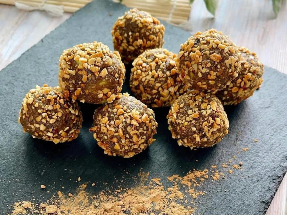 Carob Balls