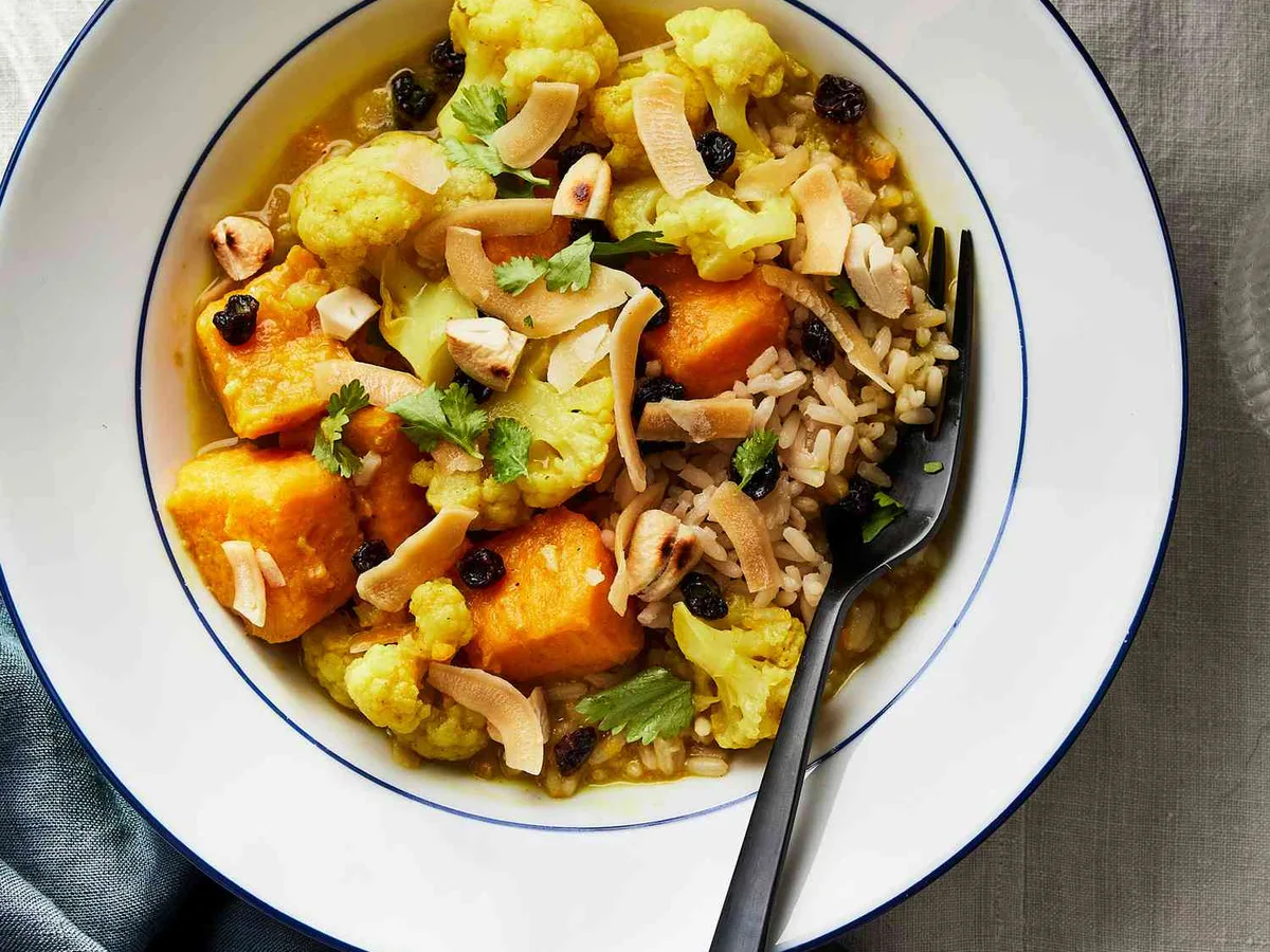 Slow Cooker Cauliflower and Potato Curry