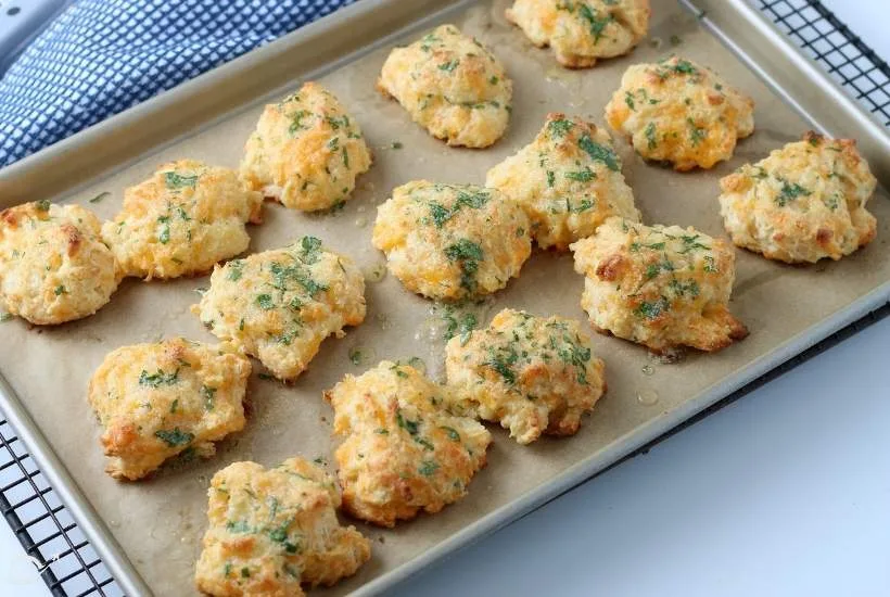 Cheddar Bay Biscuits