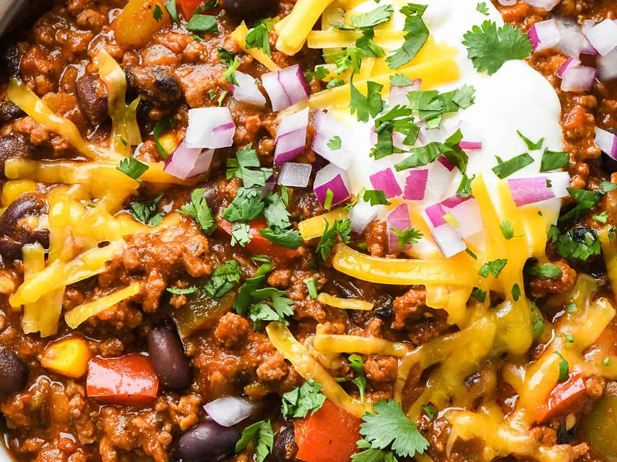 CHILI IN THE CROCK POT