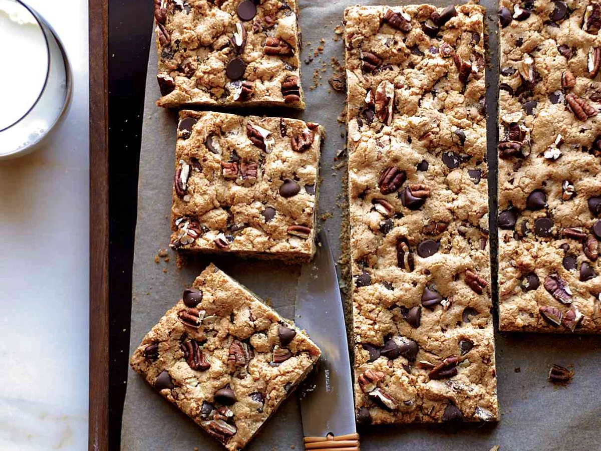 Chocolate Chip-Pecan Bars