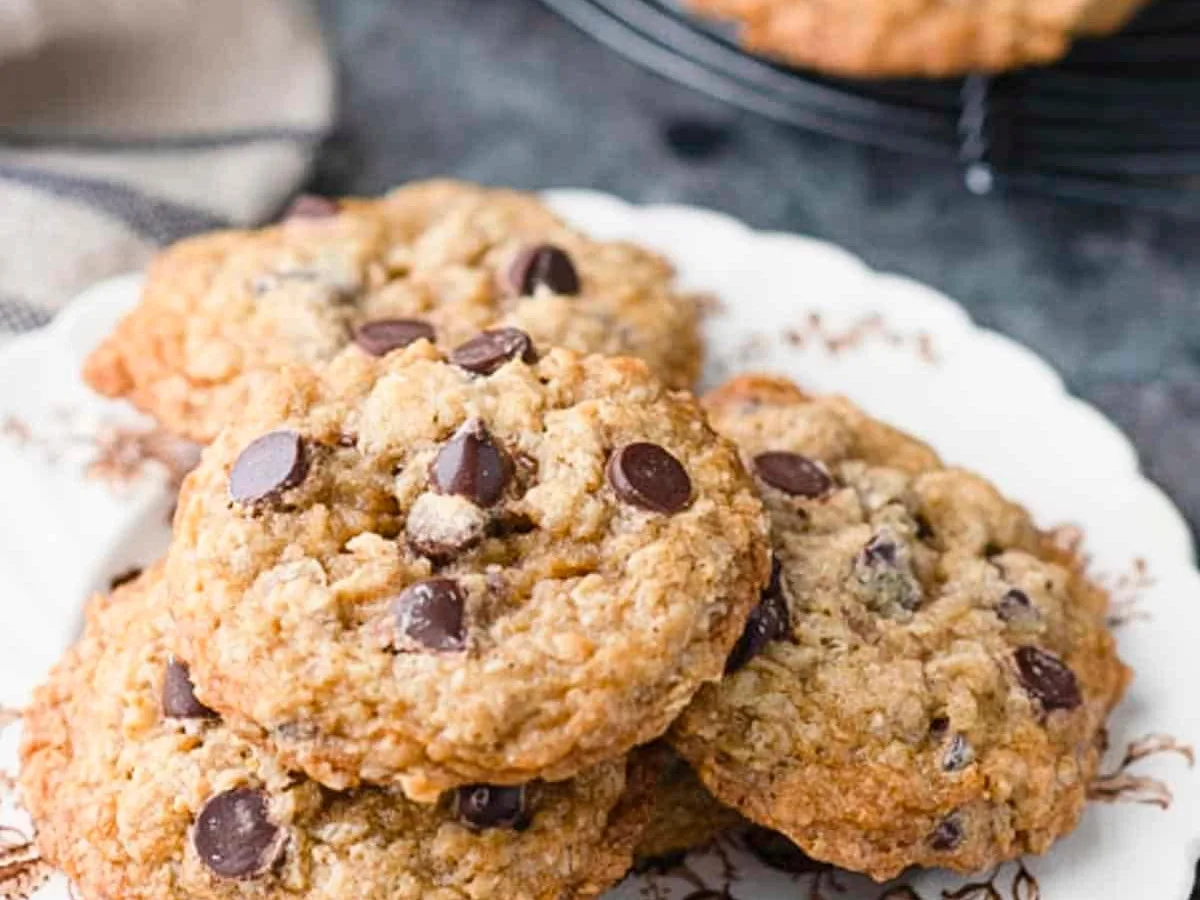 Chocolate-Oatmeal Chewies