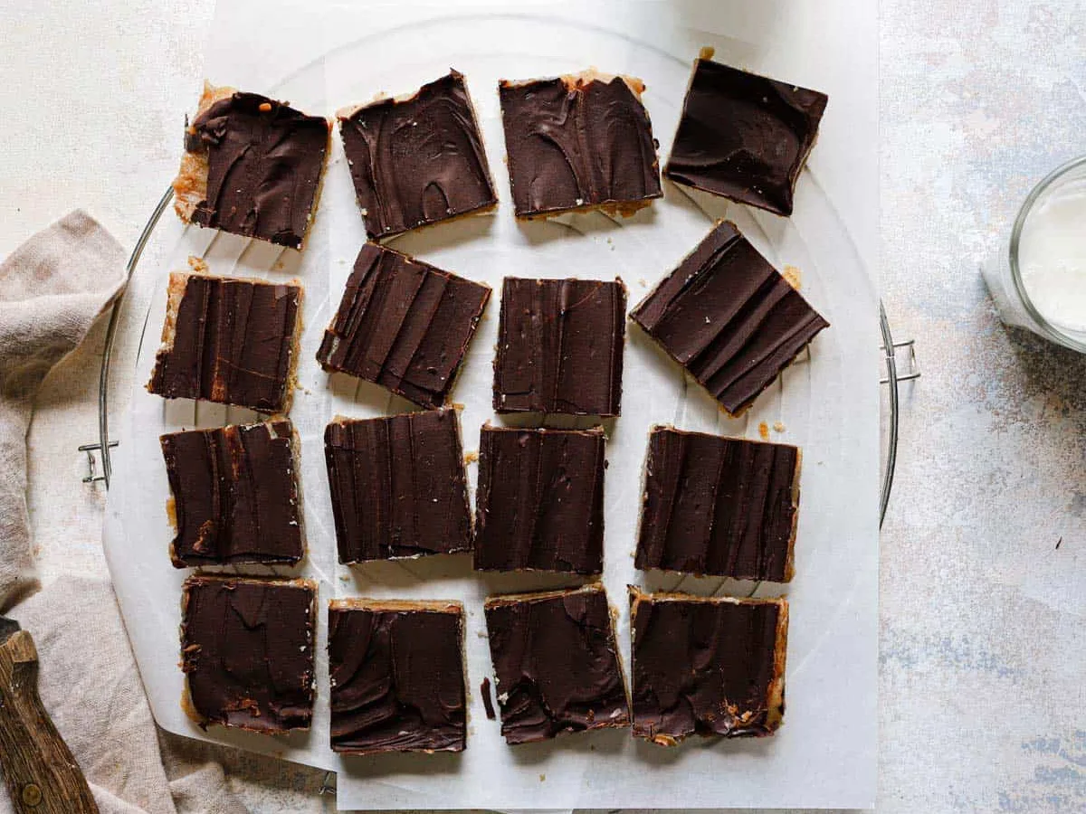 Chocolate toffee shortbread (Millionaire's shortbread !!)