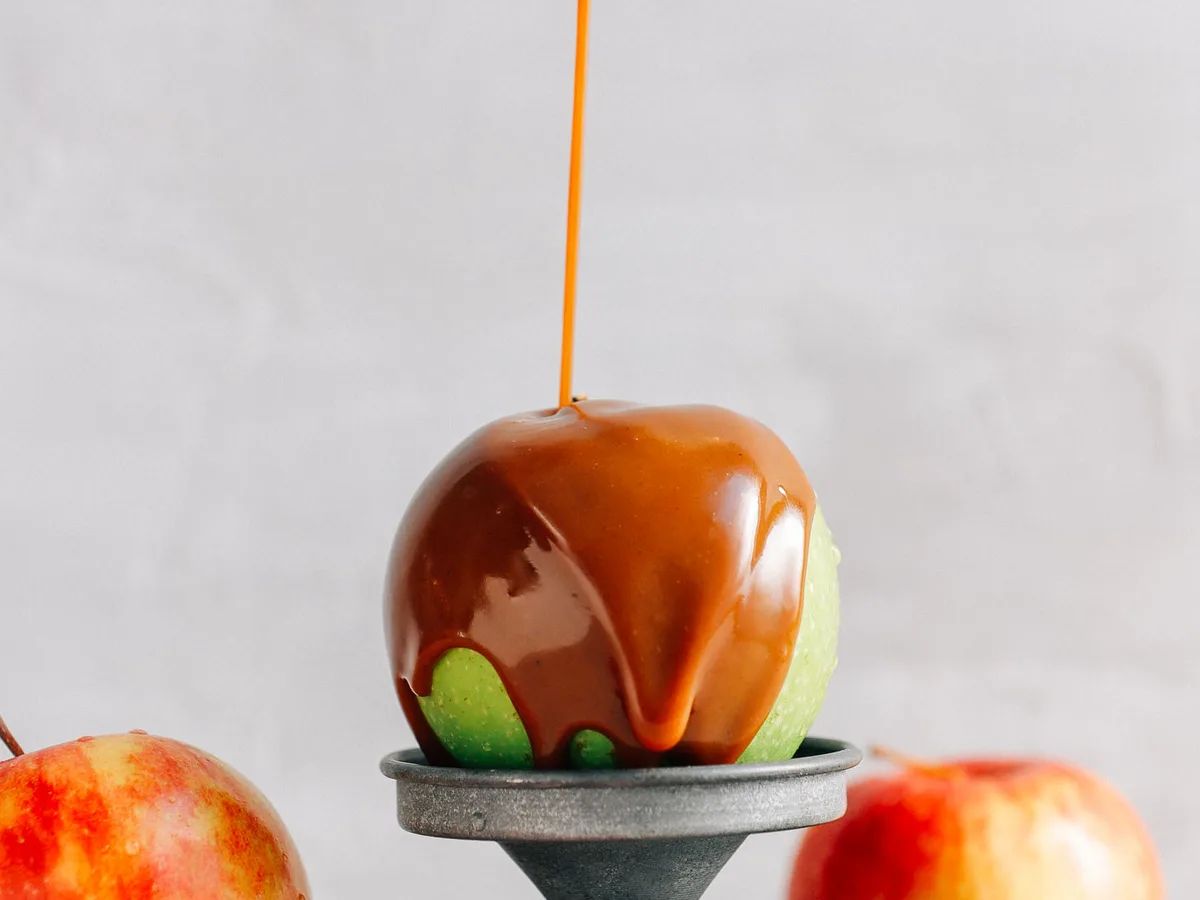 Citrus−Savory Caramel Sauce