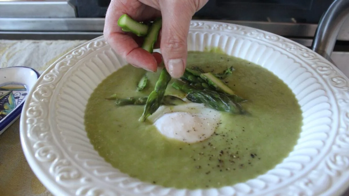 Cold Asparagus Soup With Quail Eggs And Caviar