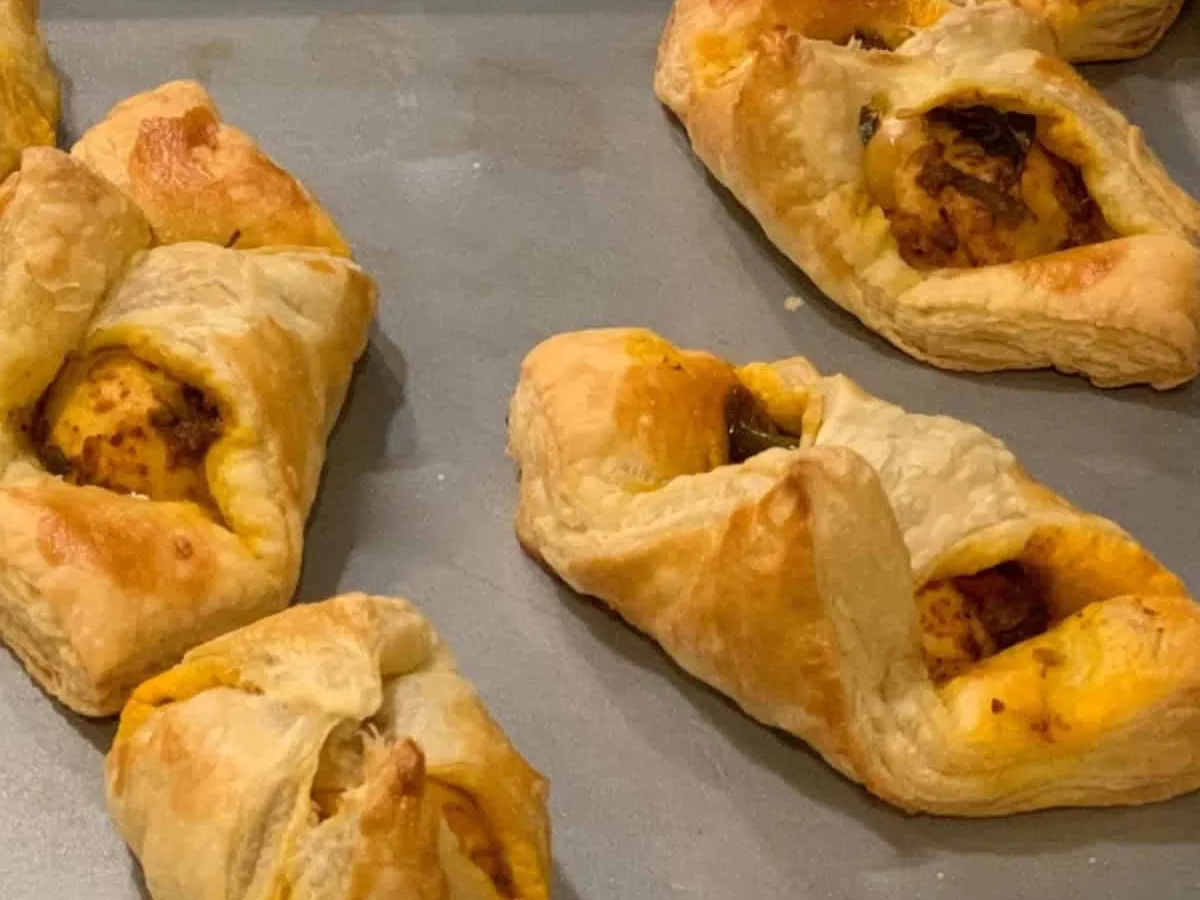 CURRIED EGG PUFFS