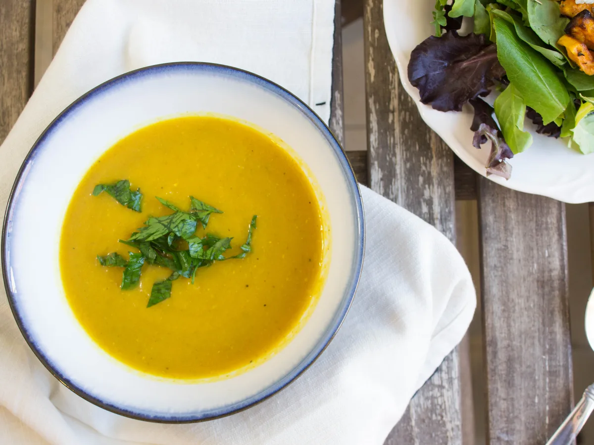 Curried Pumpkin-Apple Soup