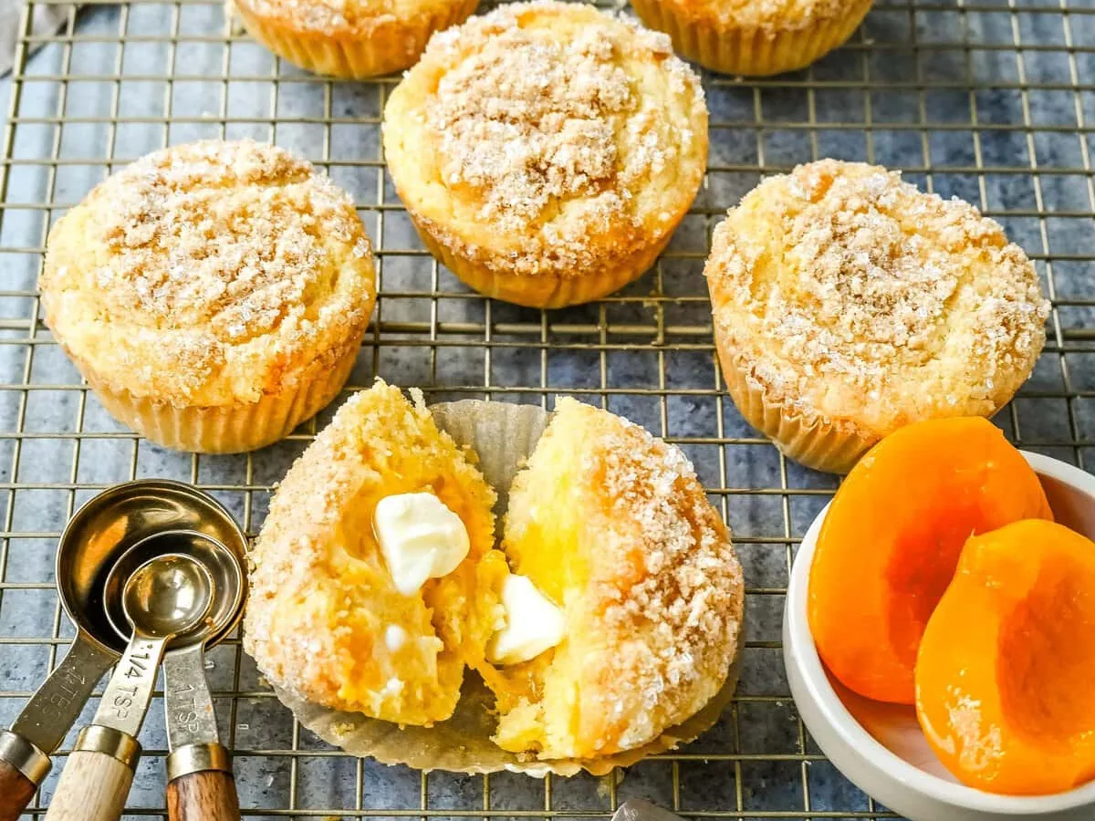 Fresh Peach Muffins With Pecan Crumb Topping