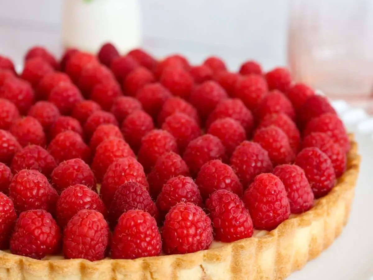 Fresh Raspberry Cream Tart
