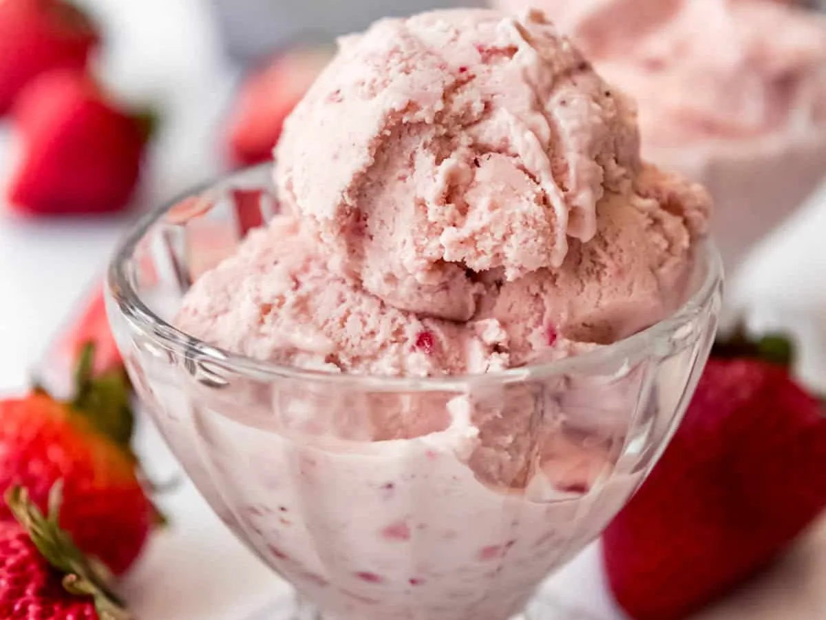 Fresh Strawberry Ice Cream