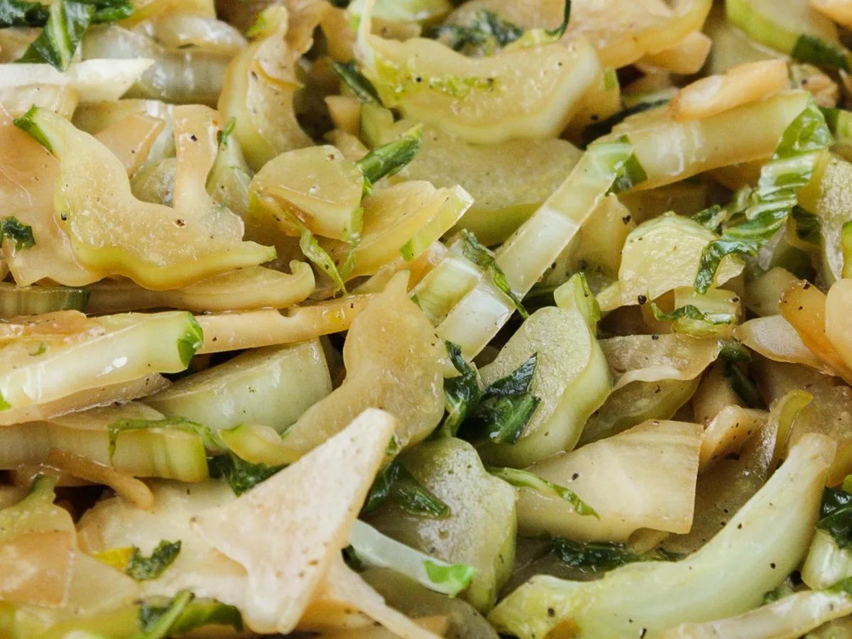 GARLIC−CAULIFLOWER STIR−FRY
