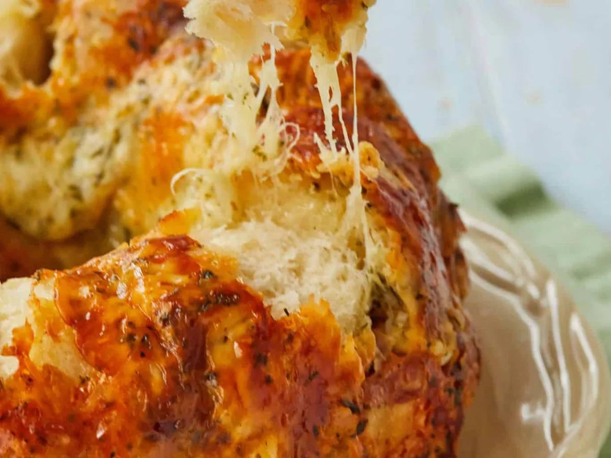 Garlic Monkey Bread Ring *