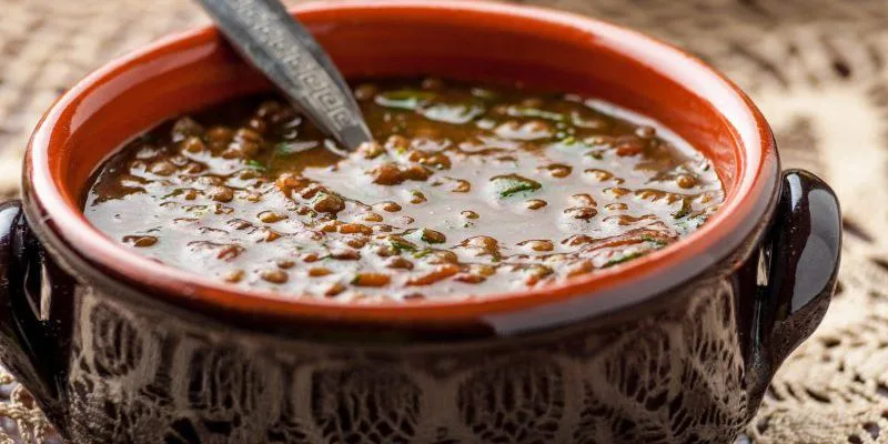 Greek Lentil Soup (Soupa Fakez)