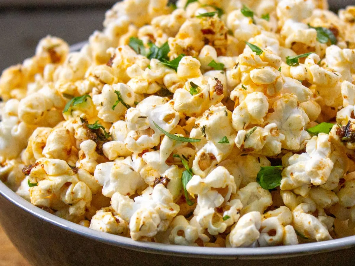 HERB BUTTER POPCORN
