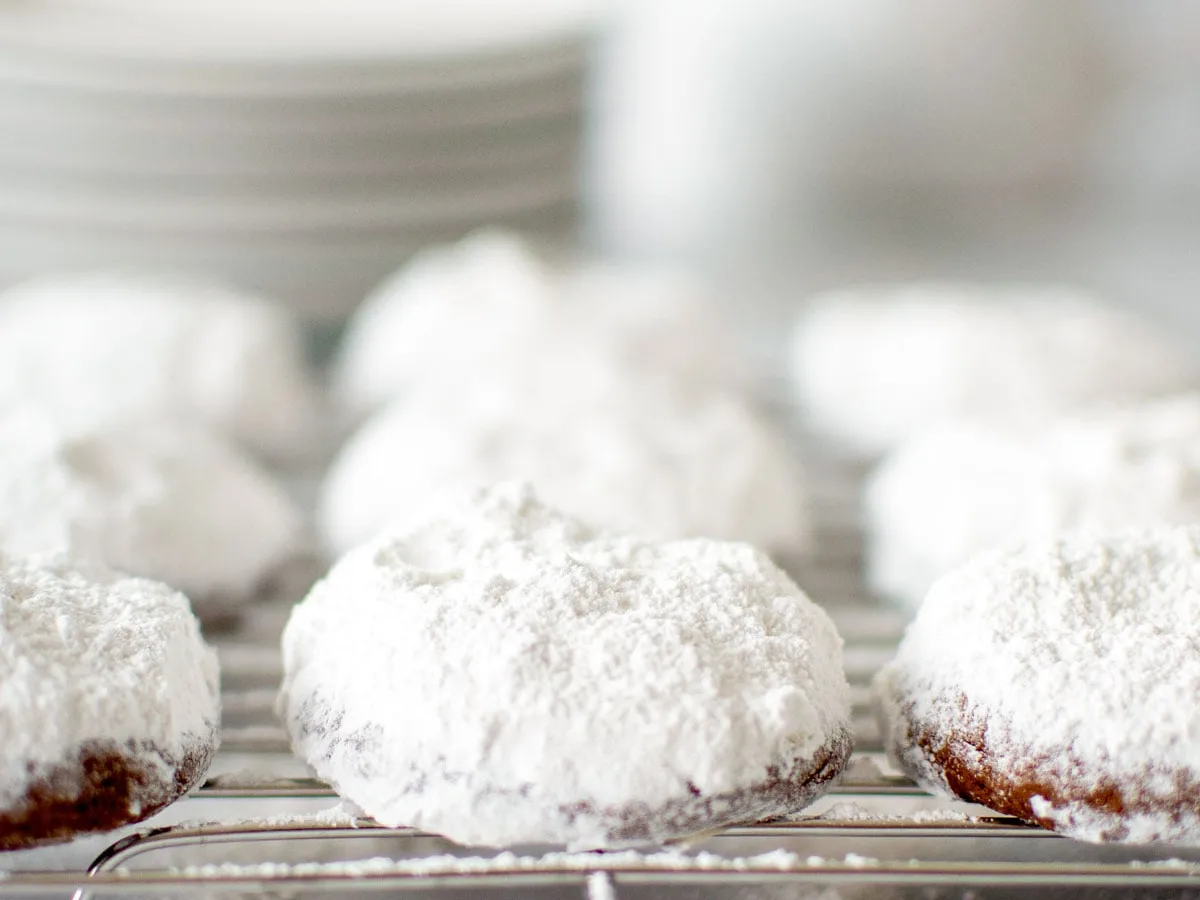 Kourambiethes (Greek Butter Cookies)