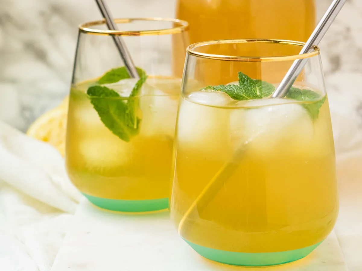 Lemonade Iced Tea Serves:varies