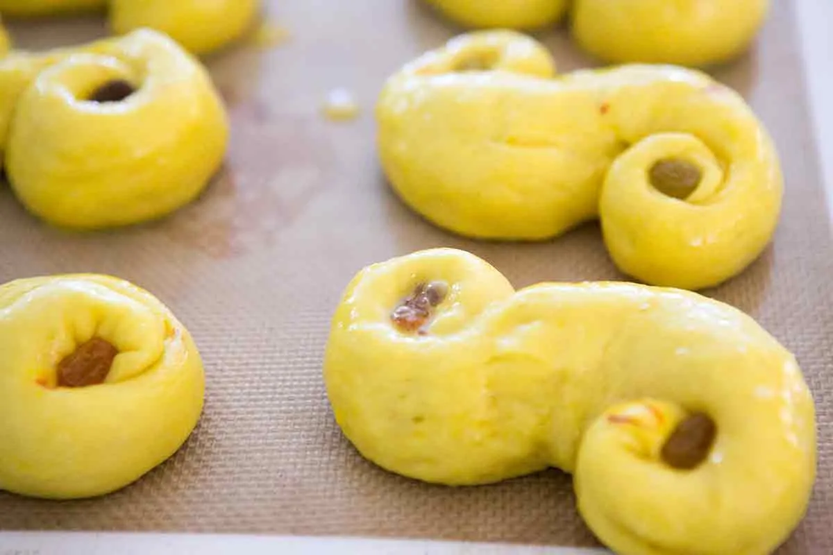 Lussekatter - Saint Lucia Buns