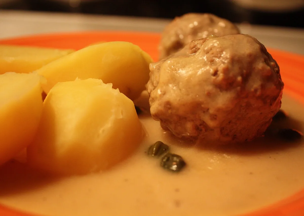 Norwegian Meatballs in Sauce