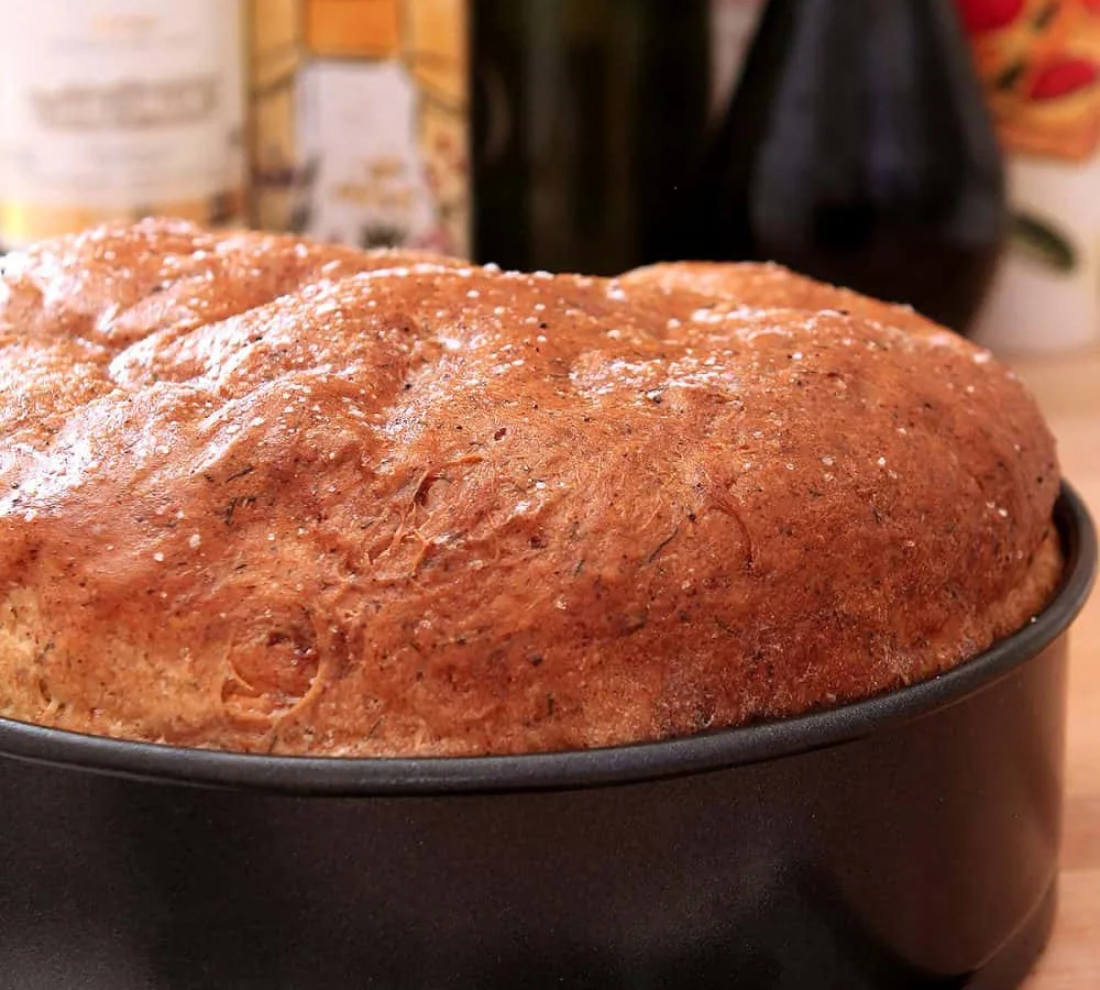 Olive−Dill Casserole Bread