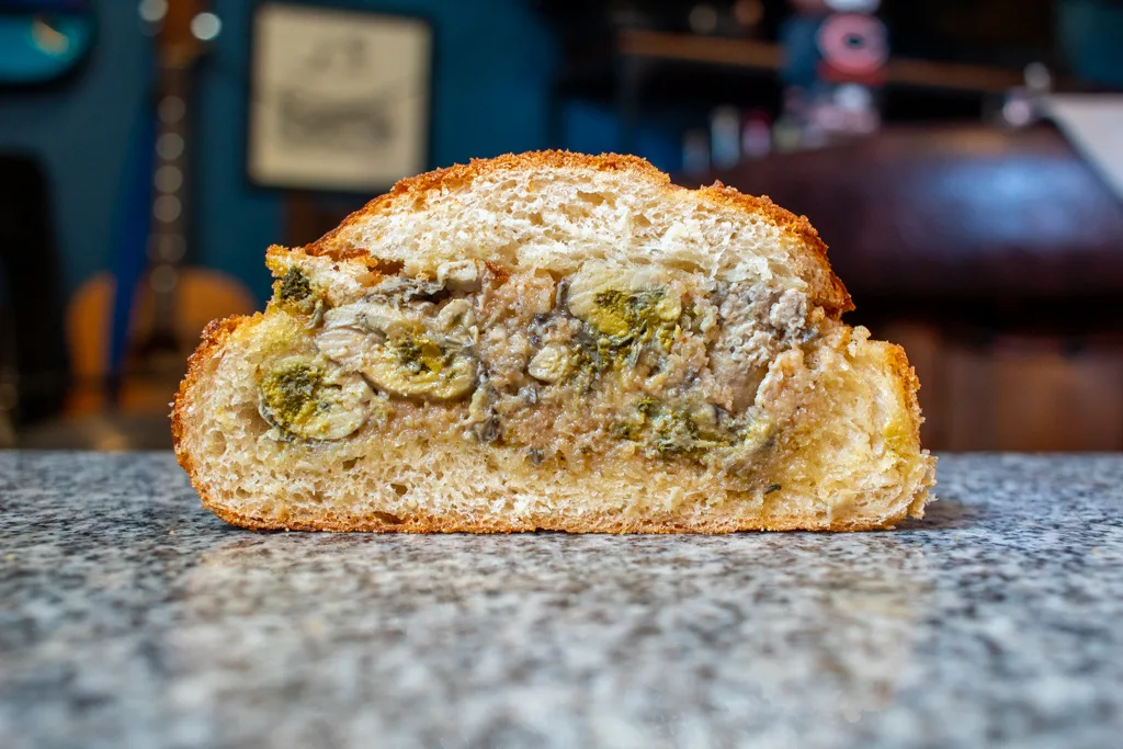 Oyster Loaf (La Mediatrice)