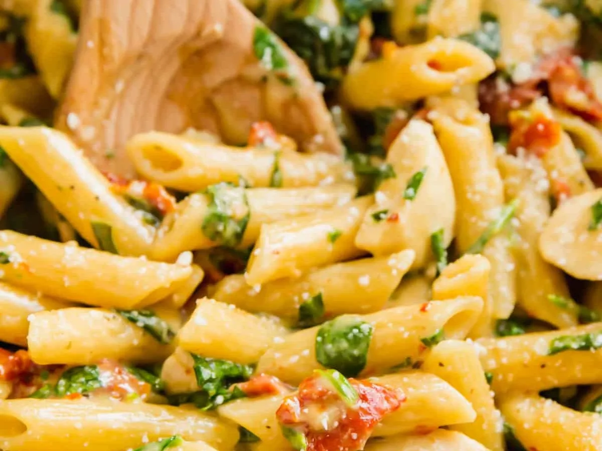 Pasta Florentine Salad