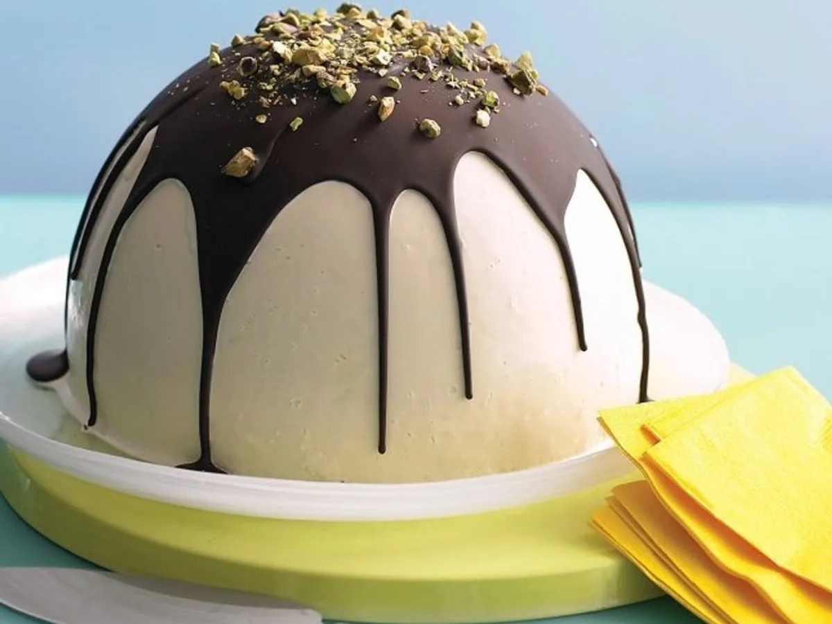 Peppermint And Chocolate Ice Cream Bomb