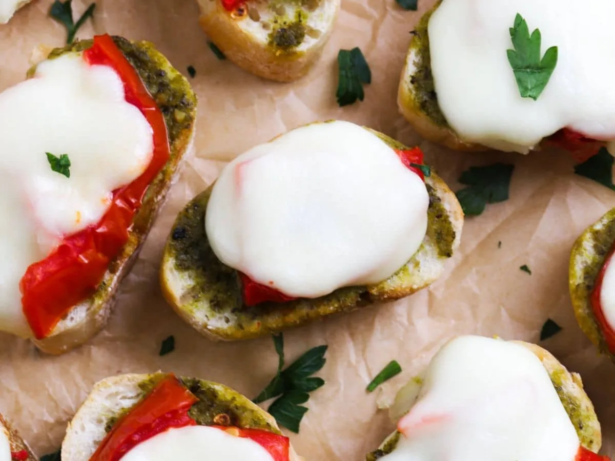 Pesto Crostini