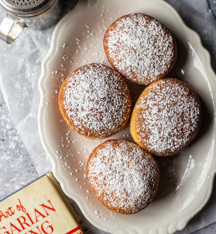 PISKOTA FANK-(HUNGARIAN DOUGHNUTS WITH CREAM)