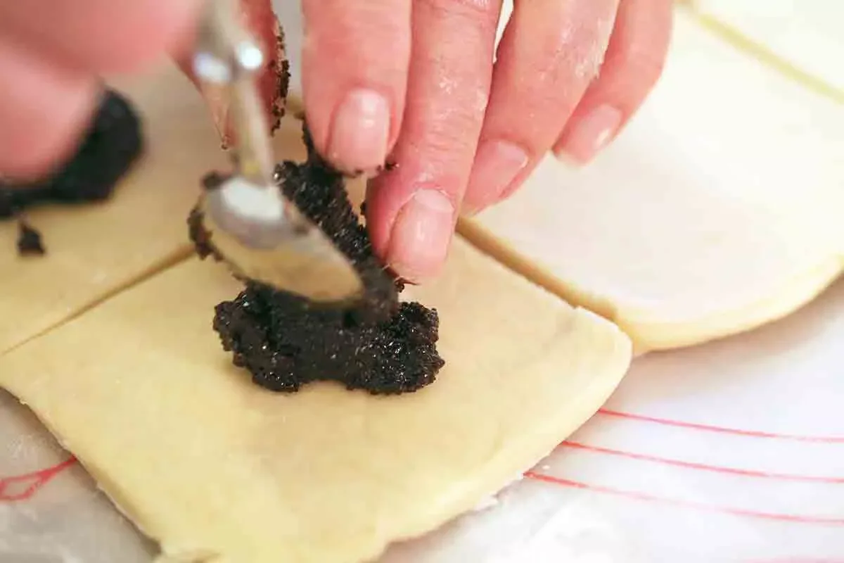 Poppyseed and Honey Filling (Cooked)