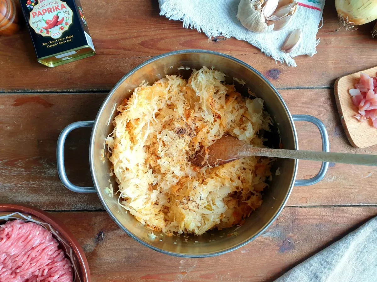 Pork−Sauerkraut Casserole