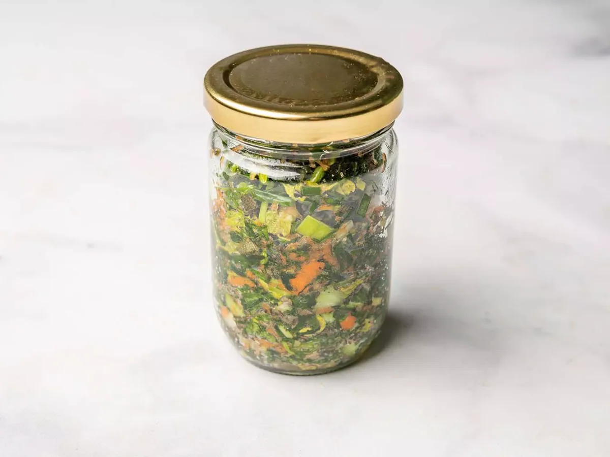 Quebec Pea Soup / Salted herbs
