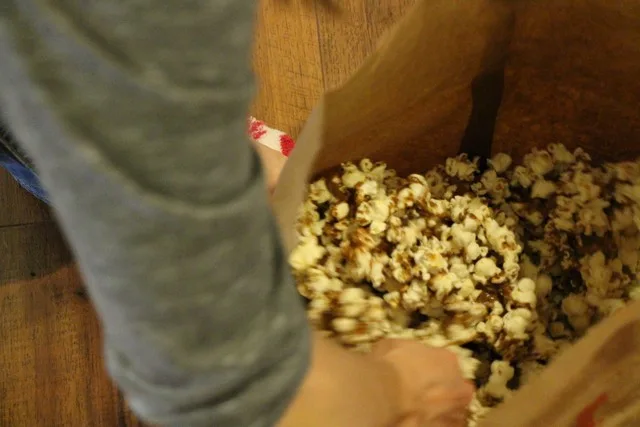 Quick Caramel Corn