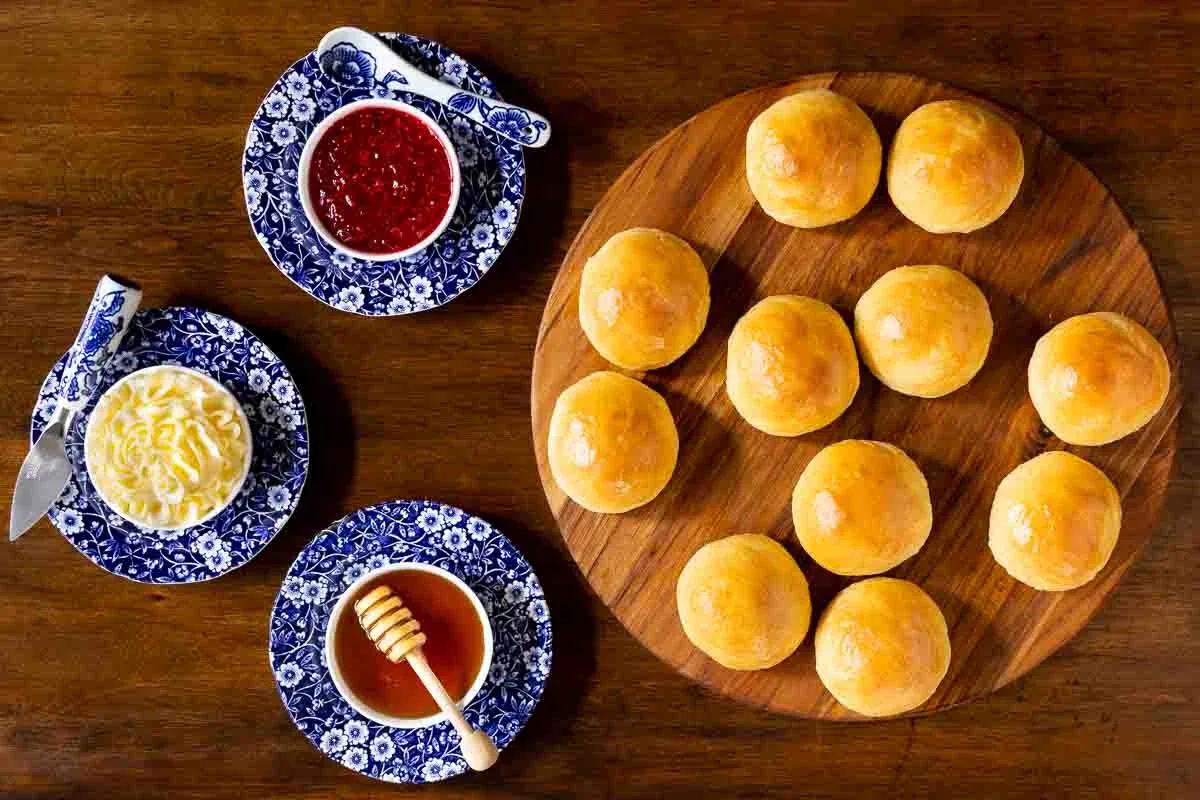 Quick No-Knead Rolls