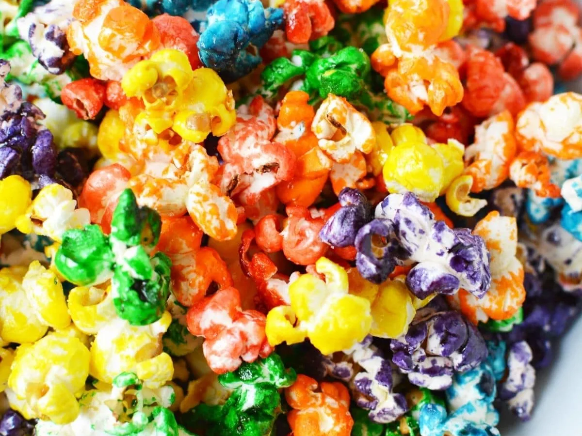 RAINBOW POPCORN PIZZAZZ