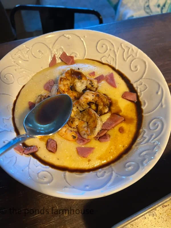 Red−Eye Shrimp and Grits