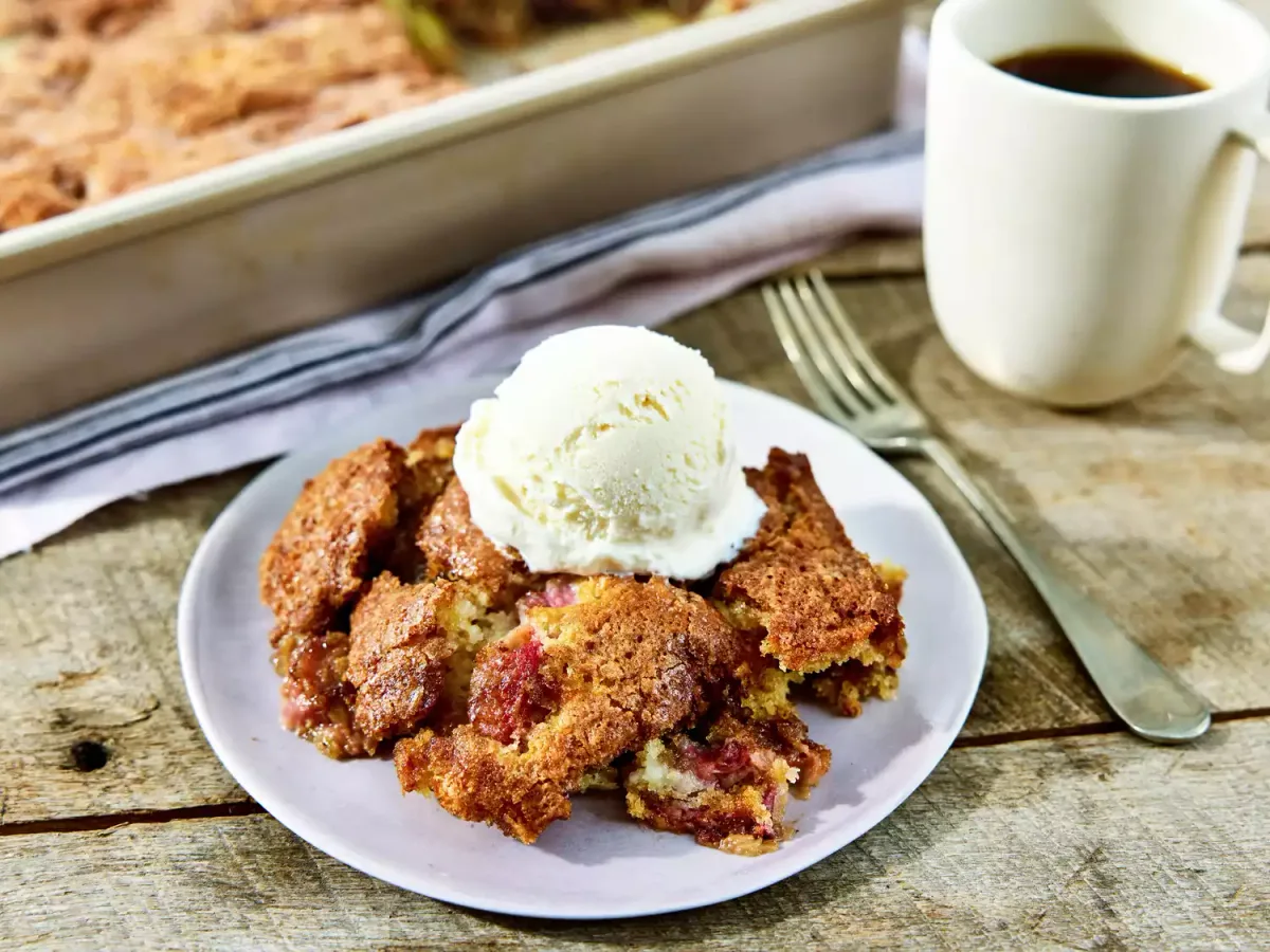 Rhubarb Bake