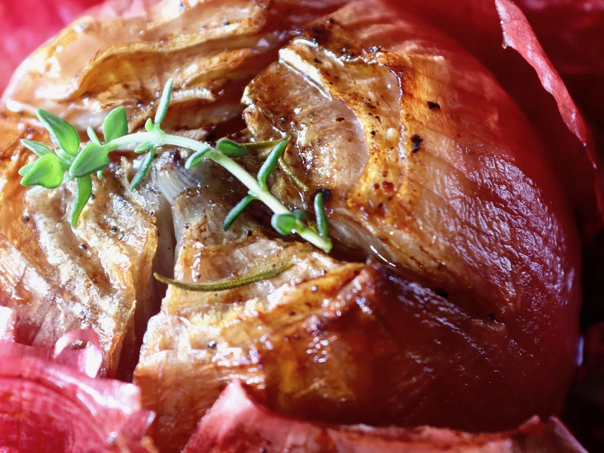 Roasted Red Onion With Thyme and Butter