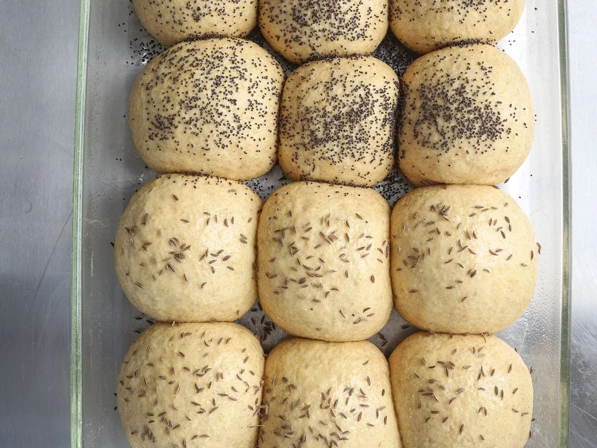 Rye Dinner Rolls