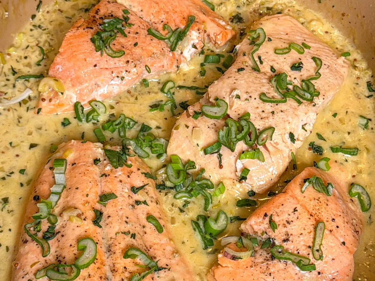 Salmon Fillets with Mustard Cream Sauce
