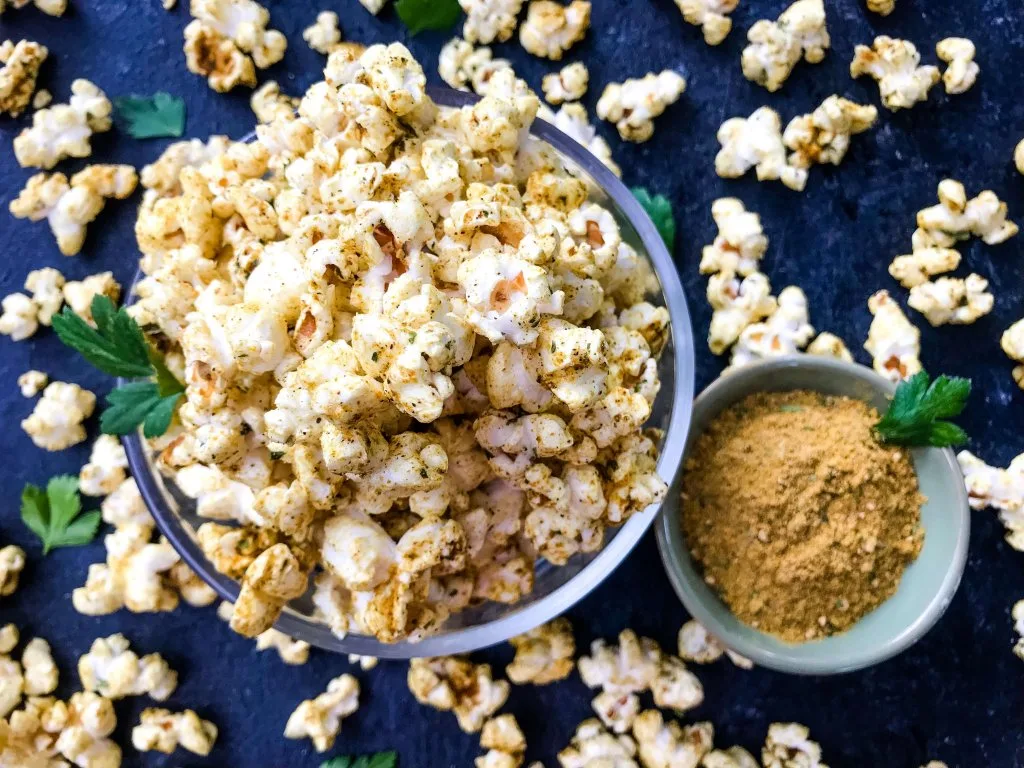 SESAME−GINGER POPCORN