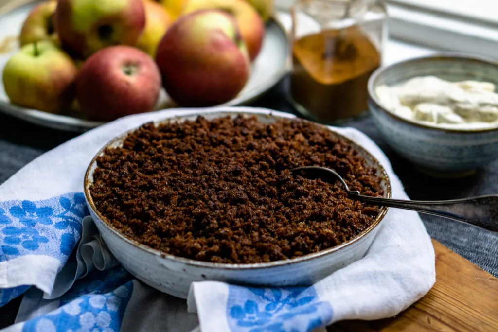 Skånsk äppelkaka - Scanian Apple Cake