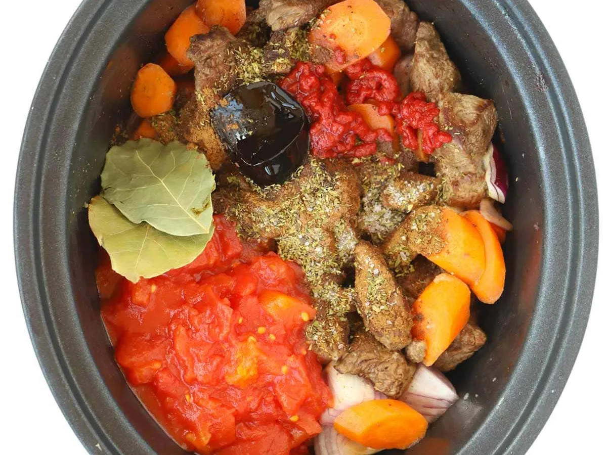 Slow Cooker Stiffado